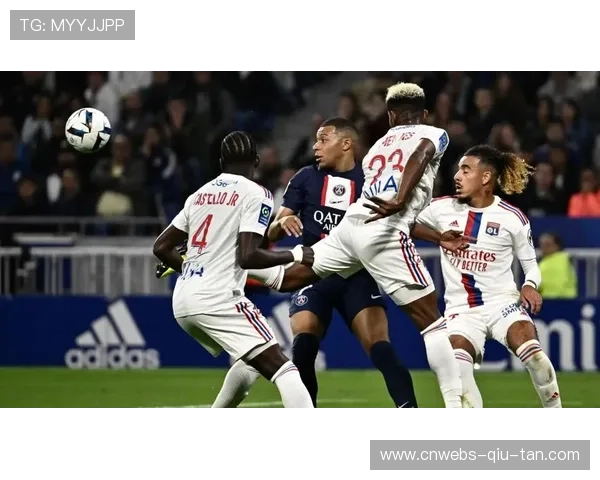 法甲第18轮：里尔vs里昂，半场1-1平分秋色